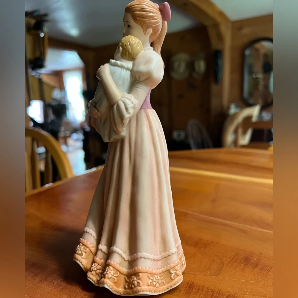 Home Interiors Porcelain Figurine with Cream and Pink Accents Comforting Arms